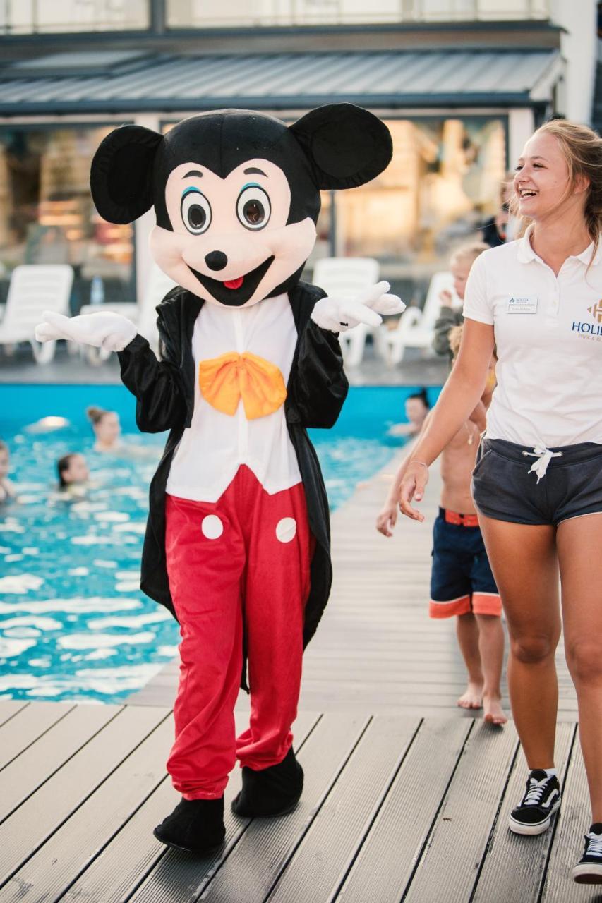 Holiday Park & Resort Grzybowo Гжибово Екстериор снимка
